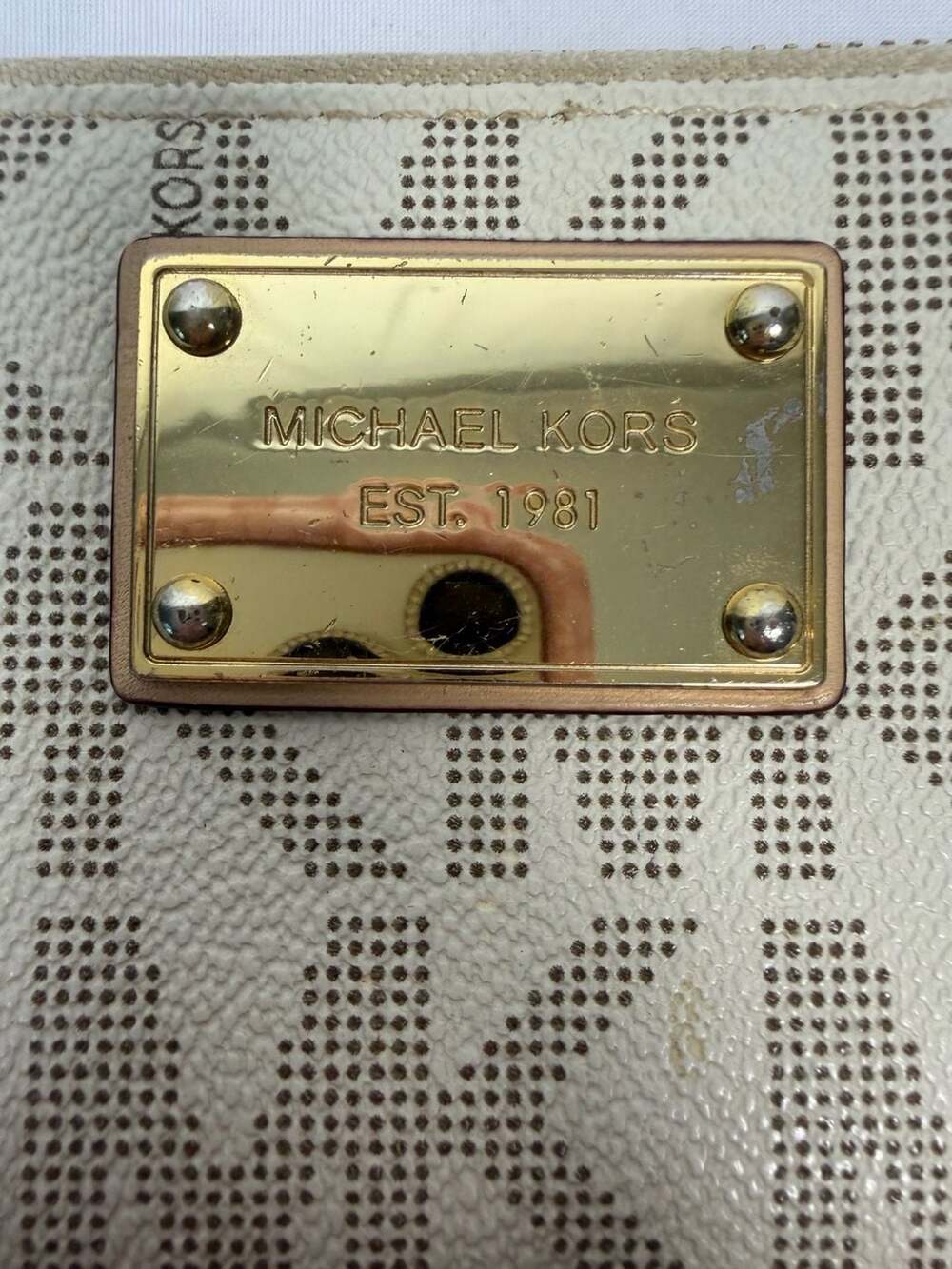 Michael Kors MK Signature Logo Zip Around Accordion Wallet in Vanilla - Picture 2 of 6